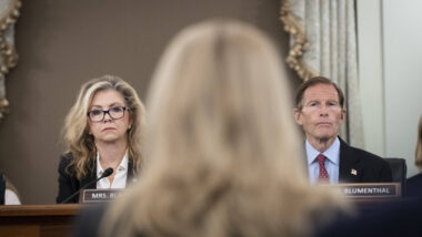 Marsha Blackburn und Richard Blumenthal bei einer Anhörung im US-Senat.